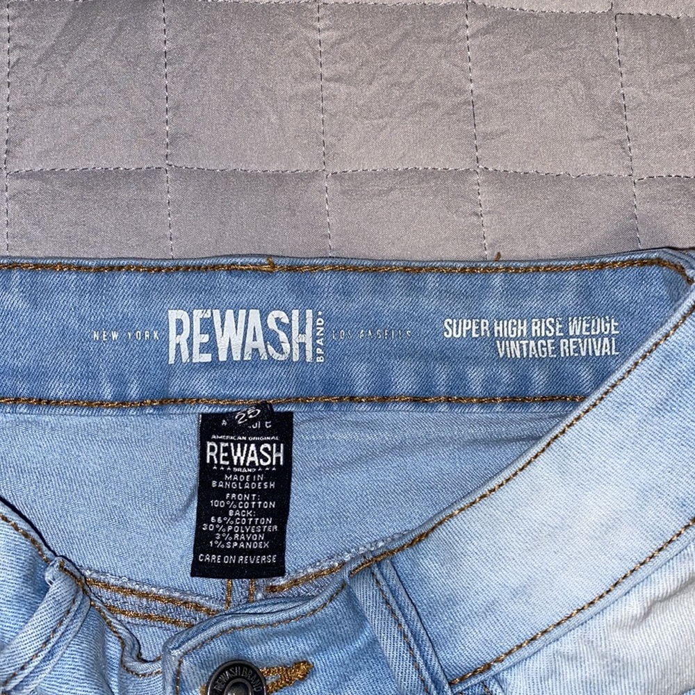 REWASH JEAN SHORTS - Picture 2 of 3